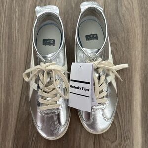 Onitsuka Tiger silver Mexico 66 brand new
